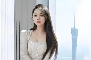 57岁伊能静泳装写真惊艳全网，冻龄女神自信宣言