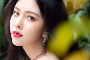 宋妍霏获水果台力捧，杨紫Baby时尚争议，易烊千玺转投鹅厂