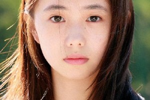 新谋女郎刘浩存素颜写真：20岁的清纯与灵气