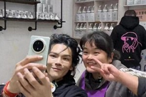 向佐赴怀化理发引围观，晓华理发店成网红打卡地