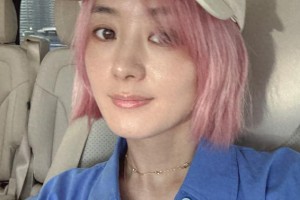 赵丽颖粉发造型惊艳全网？36岁素颜状态引热议