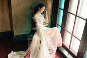 蒋梦婕初恋揭秘：吴谨言同学引全民考古
