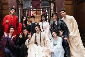 郭敬明《月鳞绮纪》杀青：鞠婧祎陈都灵演绎九尾狐传奇