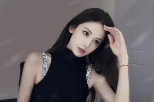 古力娜扎晒黑白美照，维密内衣引热议